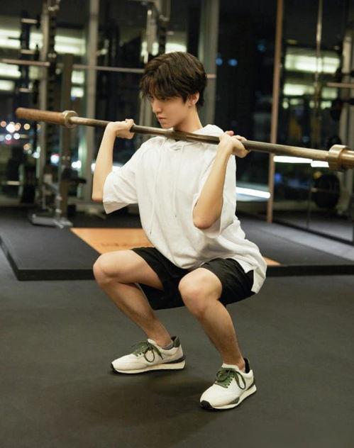 王俊凯吃瓜娱乐视频直播,揭秘娱乐圈幕后故事